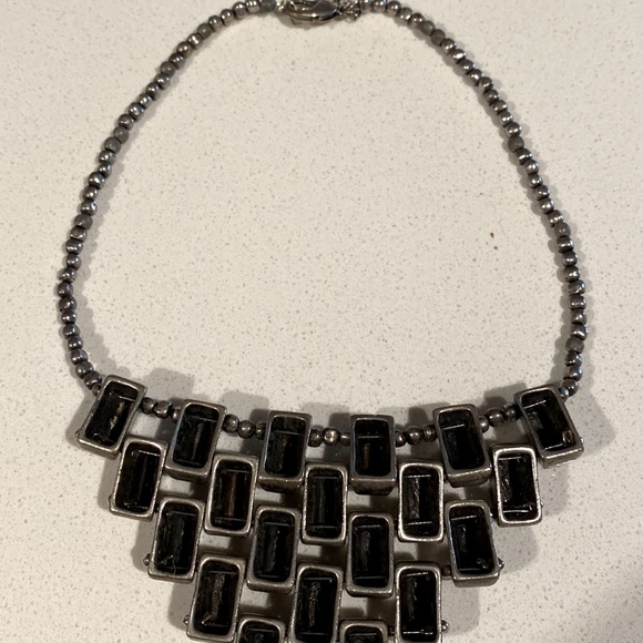 Beautiful local designer short necklace - Picture 2 of 5